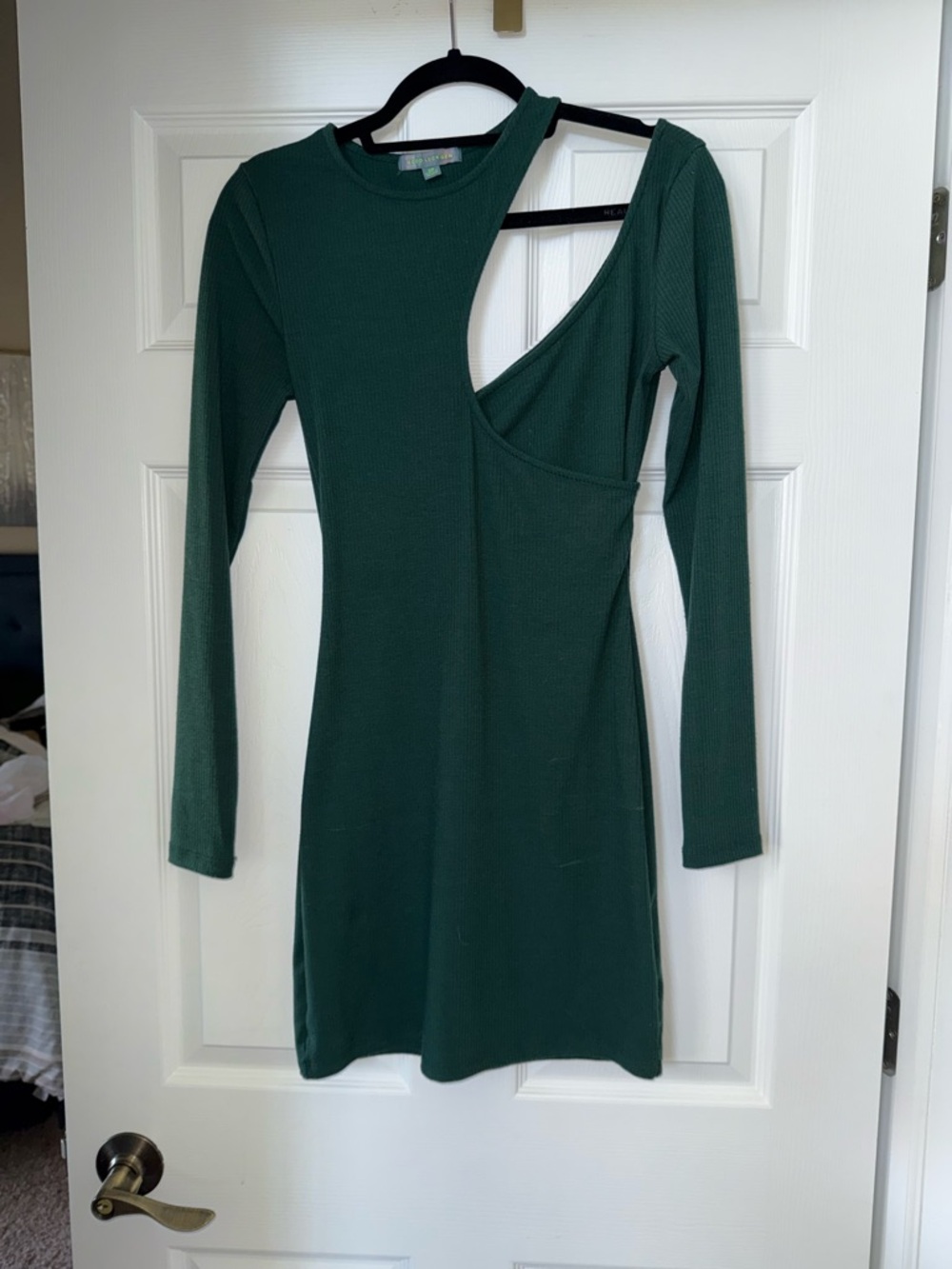 Good Luck Gem Deep Green Ribbed One-Shoulder Cutout Long Sleeve Dress
